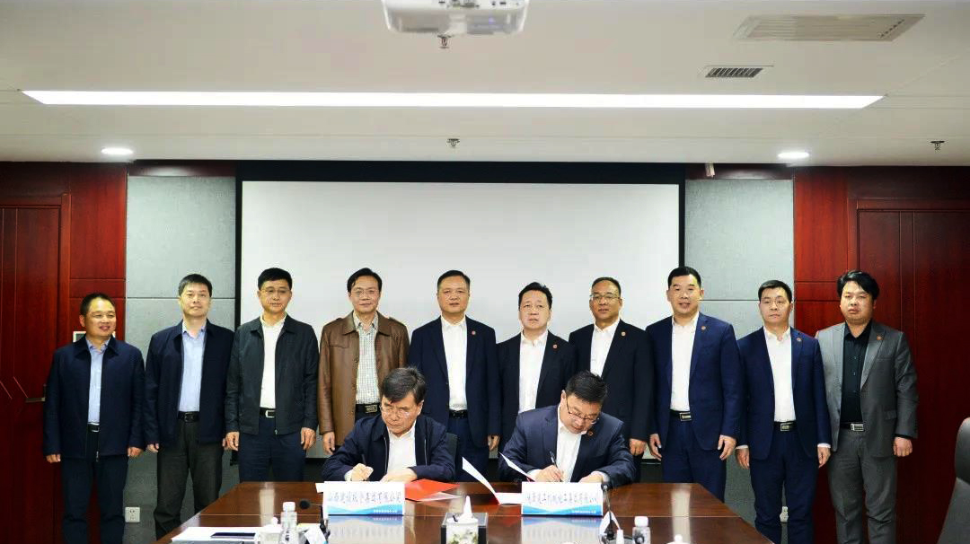 山西建投契械化集团与陕西建工机械施工集团签约