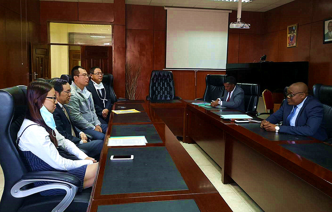 山西建投承建的援赞比亚医院“前方”移交收治新型冠状病毒熏染的肺炎病患-402cc永利集团