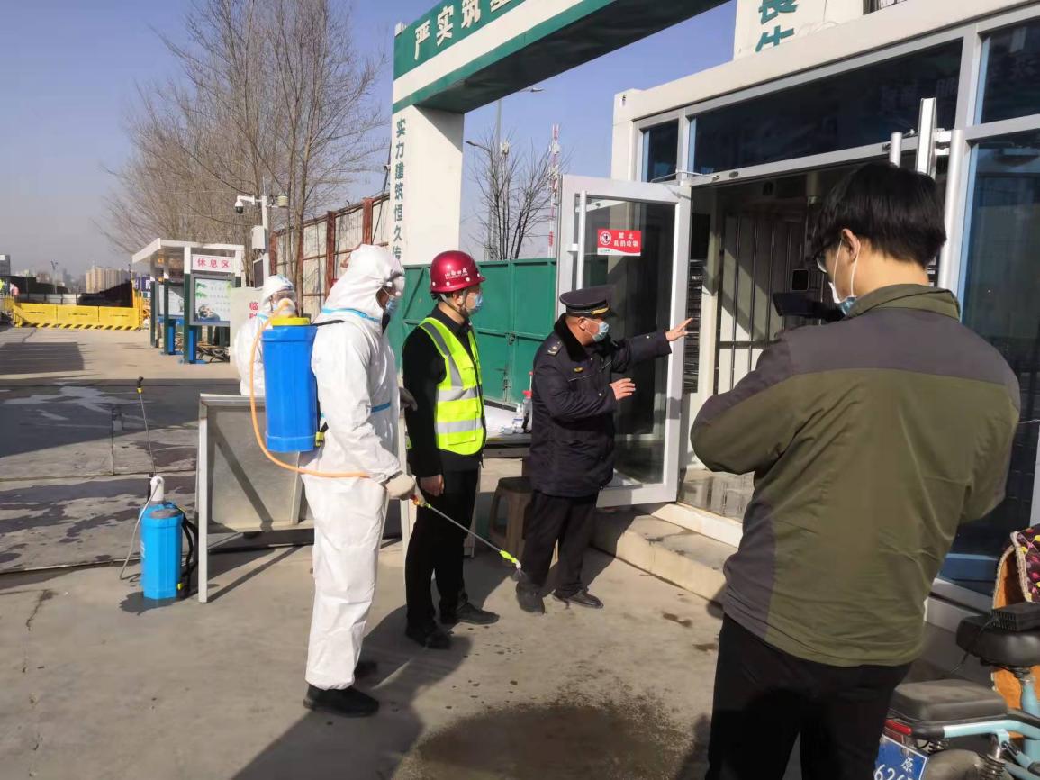 迎泽区执法队到山西建投四建集团雅居乐山河赋项目检查扬尘治理及疫情防控事情
