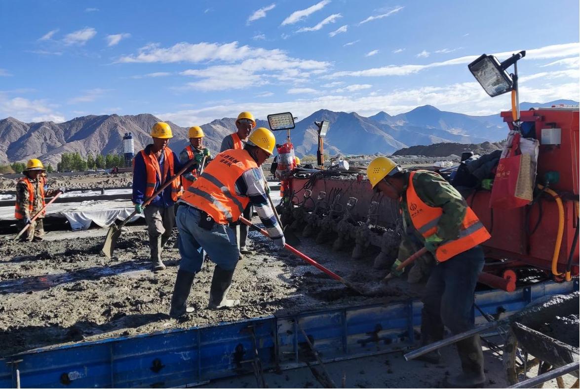 山西建投契械化集团承建的拉萨贡嘎机场新建第二跑道工程顺遂通过第二阶段完工验收-402cc永利集团