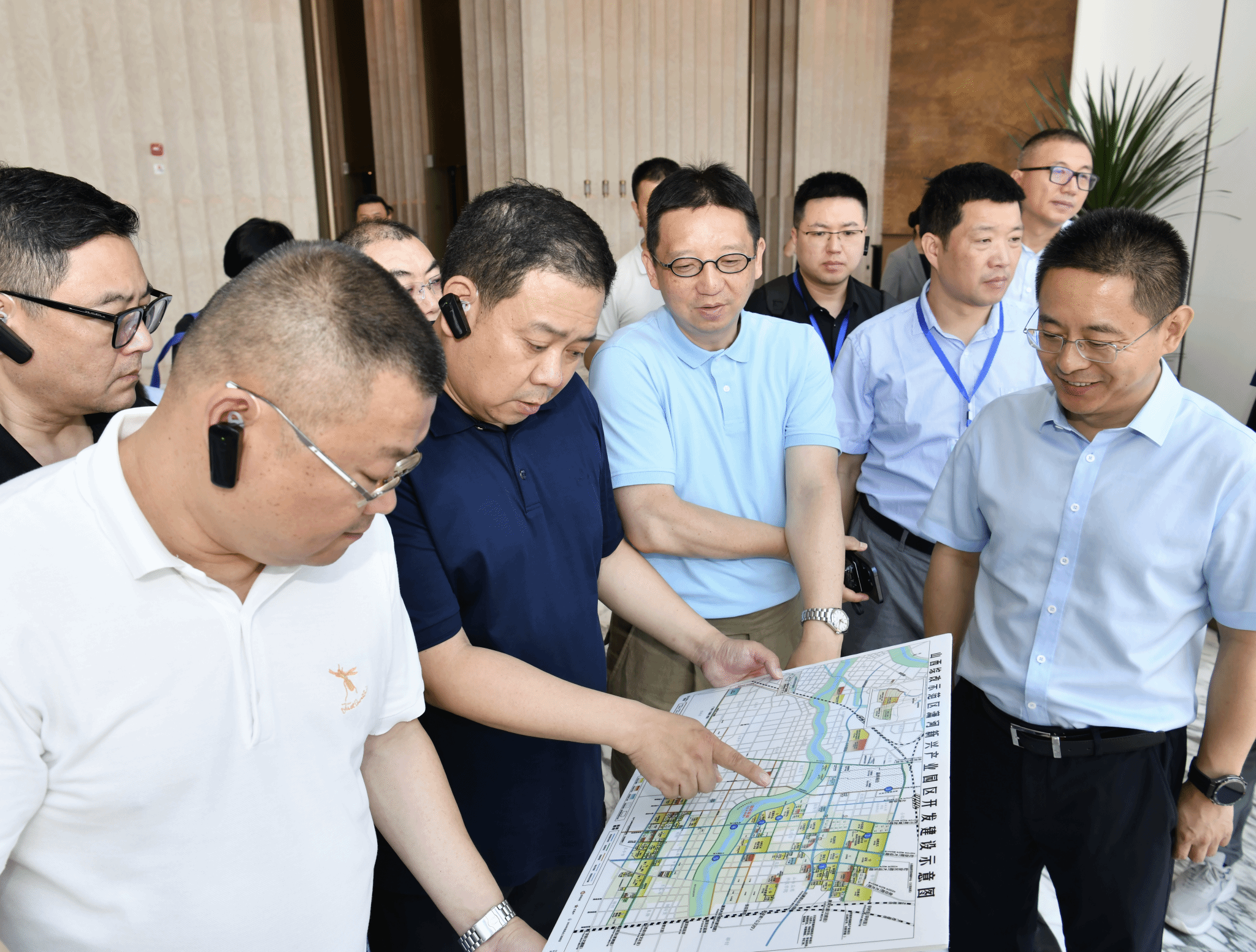 上外洋高桥企业生长增进中心一行到访潇河新城