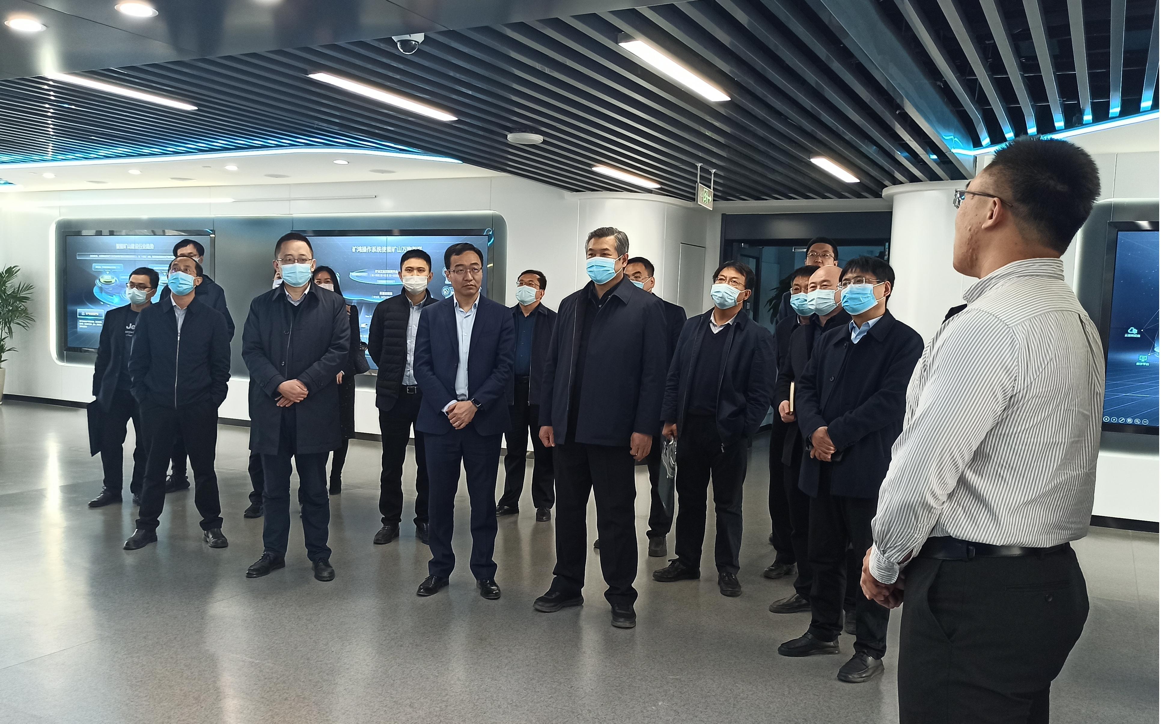 探秘华为智能实验室同谋数智化转型生长——山西建投应邀旅行华为智能矿山立异实验室