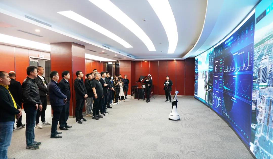 中建政研圆梦商学院402cc永利集团首脑总裁班到山西装置集团学习交流-402cc永利集团