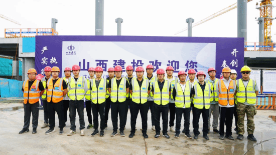 山西建投潇河工业公司承建的太原武宿国际机场T3航站楼东、西指廊项目屋盖桁架首段提升圆满乐成-402cc永利集团