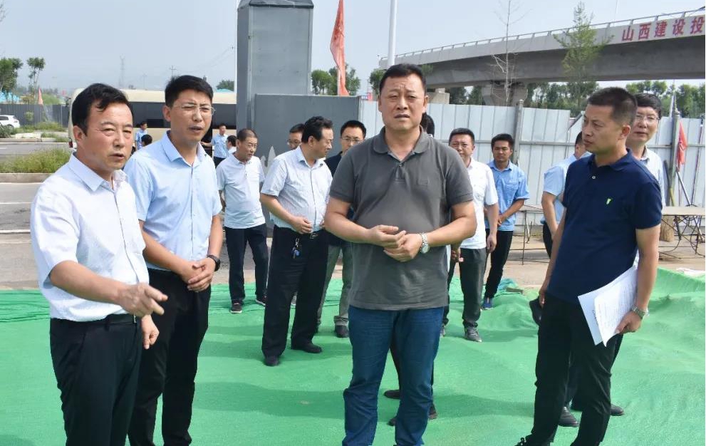 晋中副市长在山西建投三建集团承建的龙城大街区域路网、电力管沟402cc永利集团项目