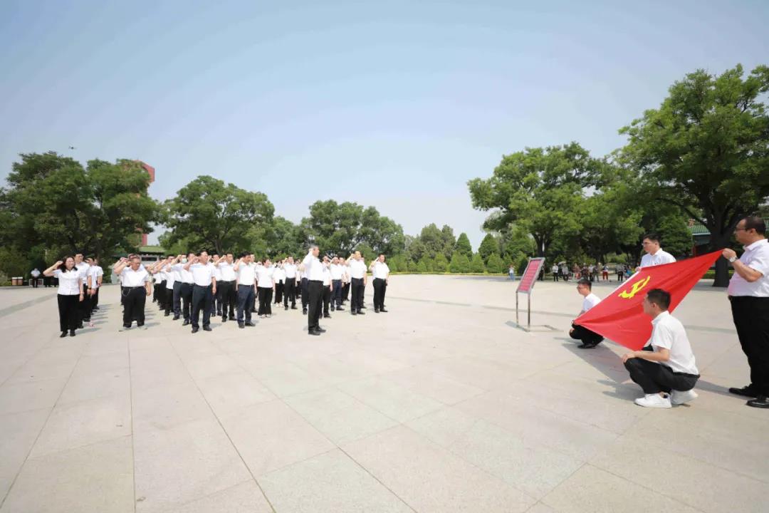 铭刻奋斗历程 罗致前进实力 —山西建投契关党员赴牛驼寨义士陵园开展主题党日活动-402cc永利集团