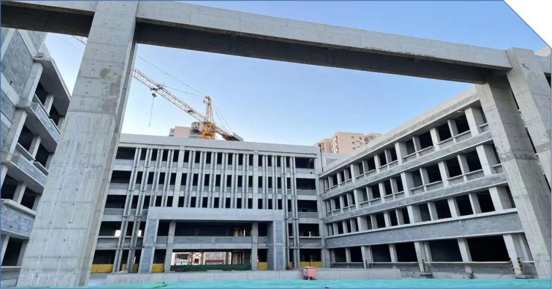 山西建投总承包公司寿阳县滨河小学项目顺遂通过主体结构工程验收