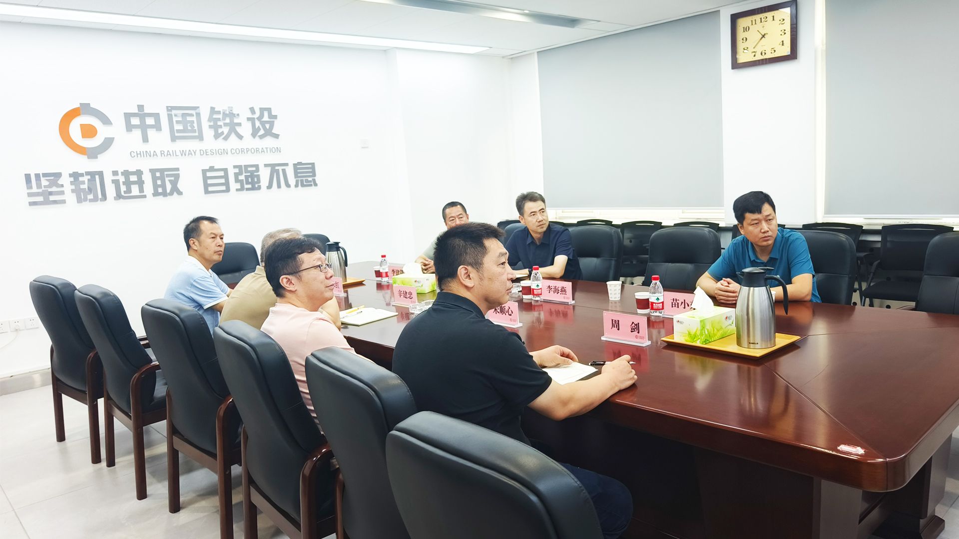山西建投潇河工业公司与中国铁路设计集团公路市政事业部开展事情洽谈-402cc永利集团