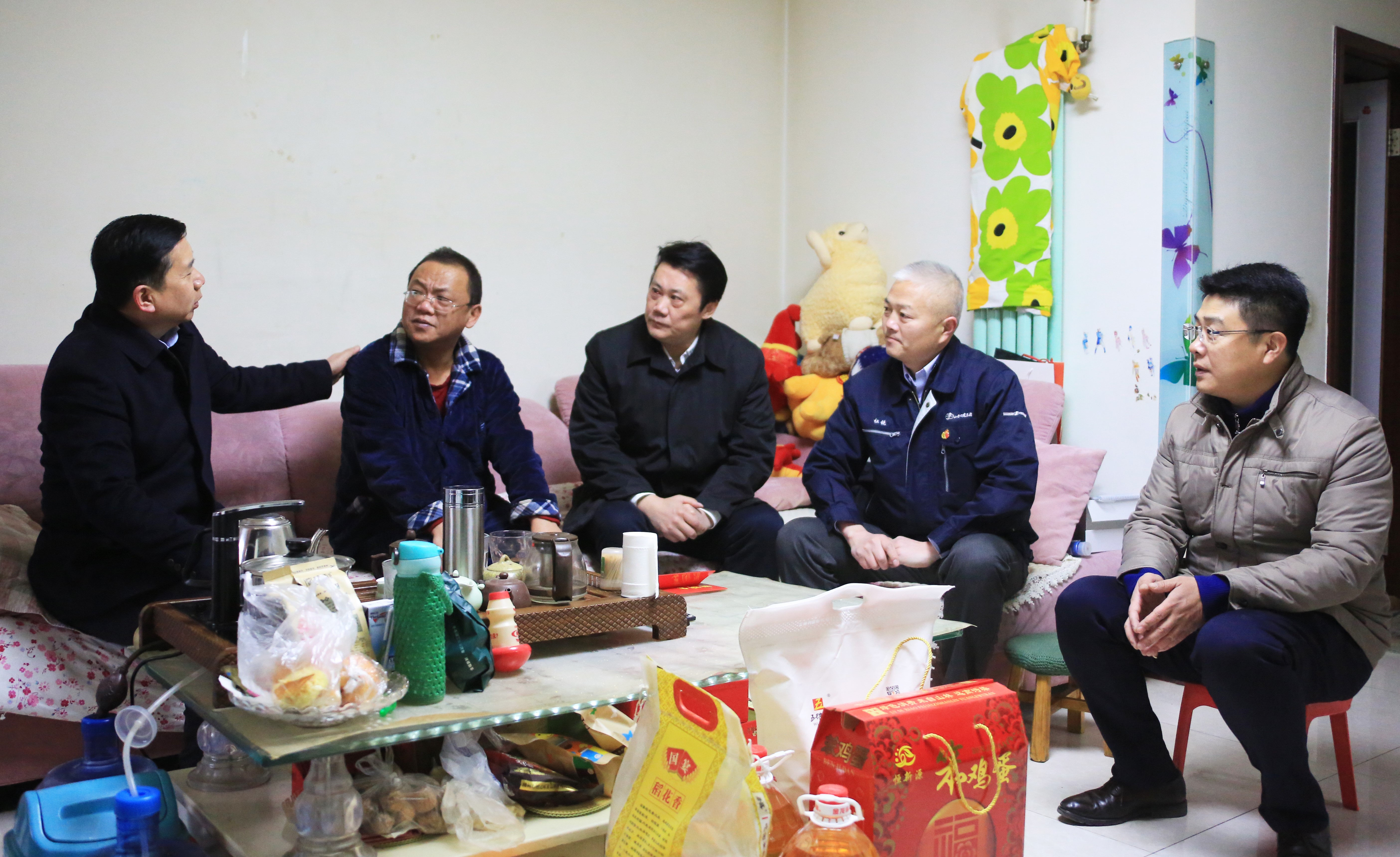 山西建投党委副书记、副董事长、总司理李卫平一行走访慰问难题职工-402cc永利集团