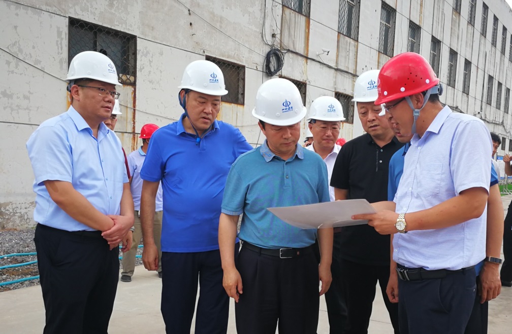 晋中市副市长在山西建投总承包部晋中市熏染病医院改扩建项目调研