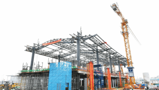 山西建投潇河工业公司承建的太原武宿国际机场T3航站楼东、西指廊项目屋盖桁架首段提升圆满乐成-402cc永利集团
