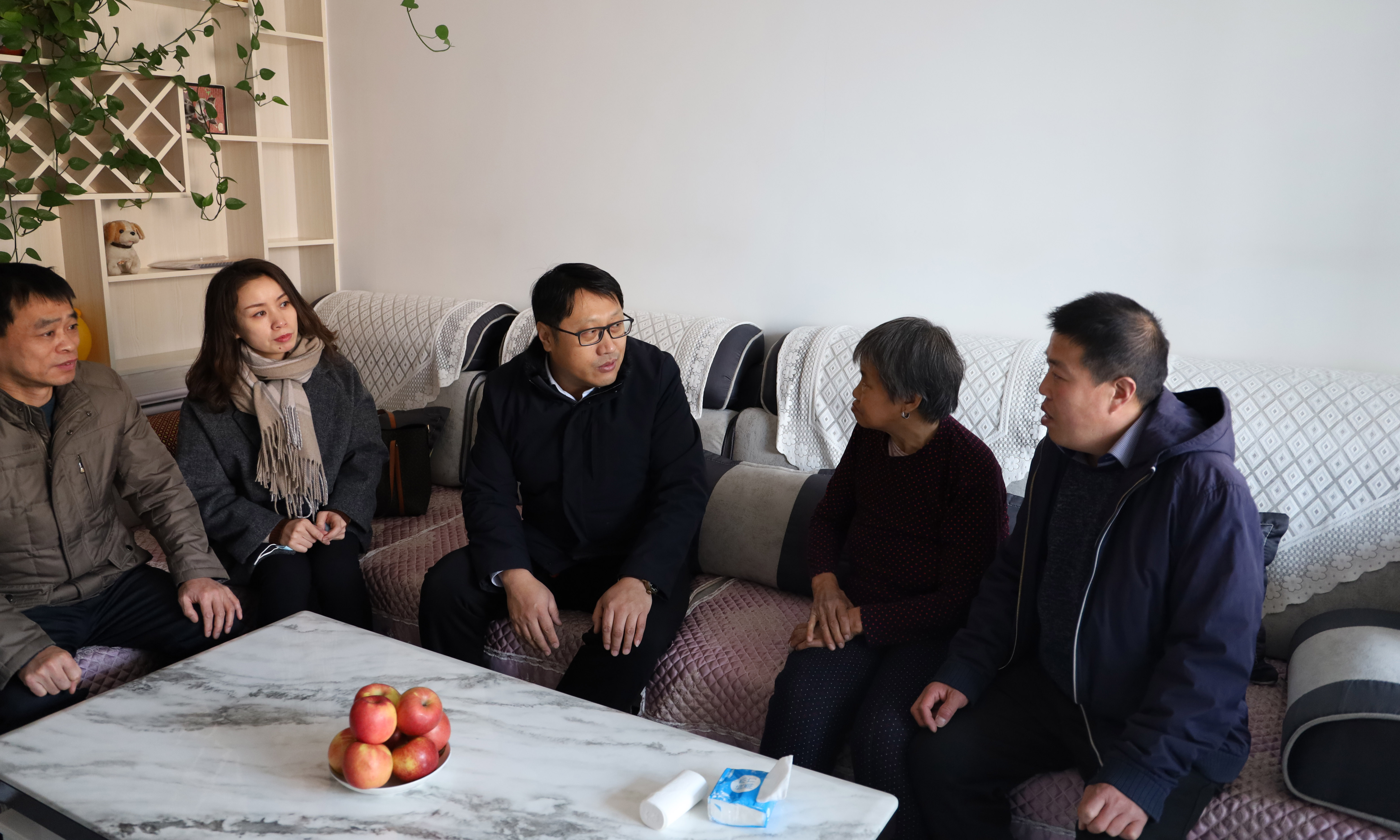 山西建投三建集团工会走访慰问难题职工