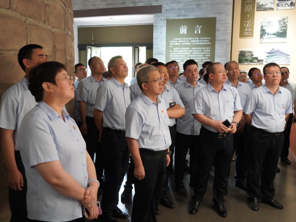感悟头脑伟力凝聚奋进实力——山西建投集团组织党员干部赴黄坡义士陵园开展主题党日活动-402cc永利集团