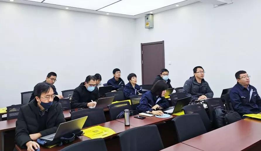 山西建投总承包公司举行品茗修建云清静盘算软件模架专项方案盘算专题培训