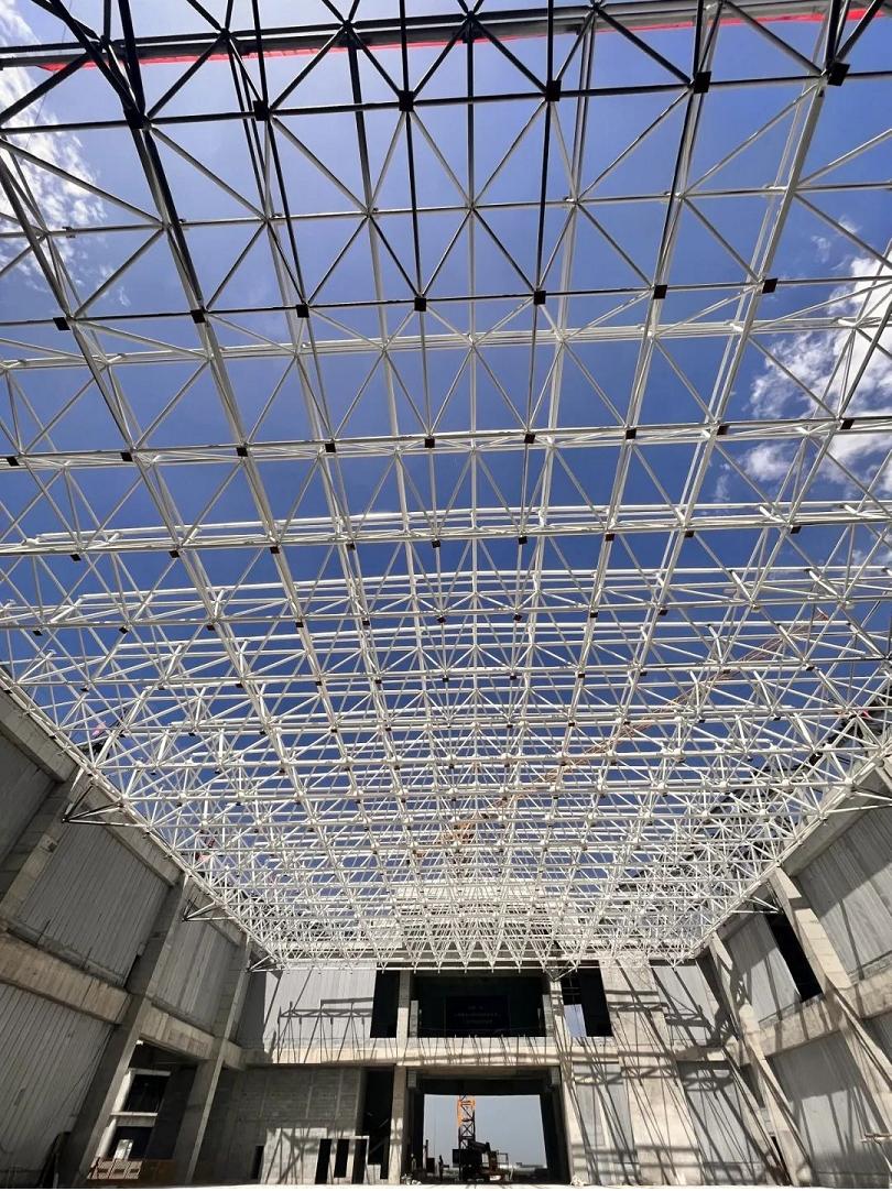 山西建投六建集团承建的山阴县场馆402cc永利集团项目会展中心网架提升圆满完成-402cc永利集团