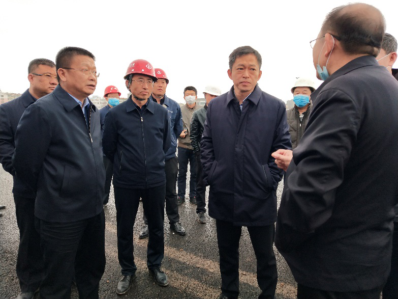 朔州市委副书记、代市长熊燕斌一行到山西建投四建集团承建的朔州市七里河项目调研-402cc永利集团